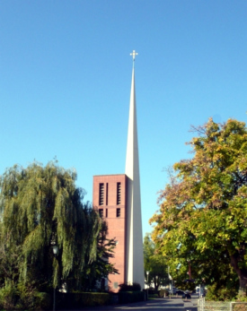 Immanuel-Kirche in Kassel-Forstfeld  Foto: Falk Urlen